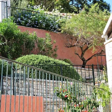 Sarakinatika House Villa *