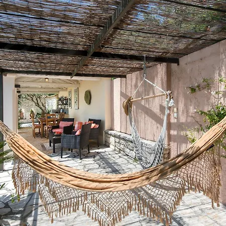 Sarakinatika House Villa *