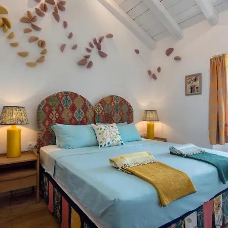 Sarakinatika House *